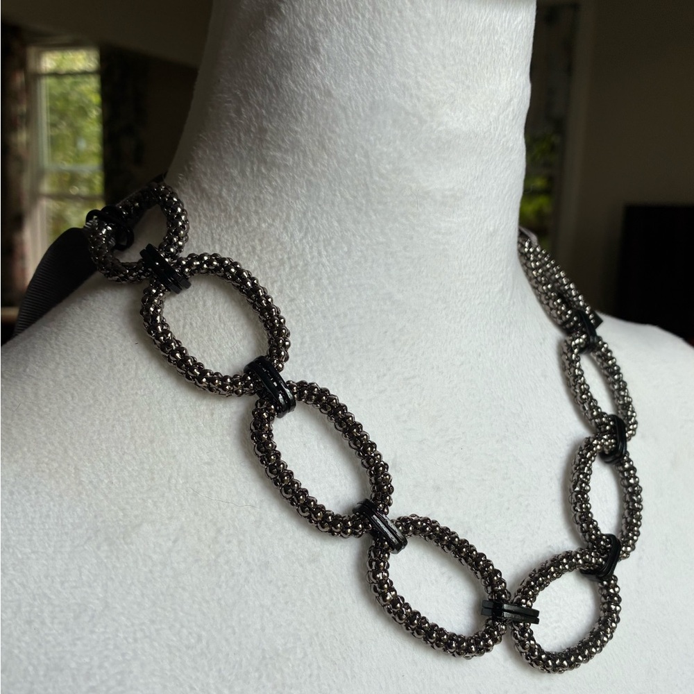 🐨 Cookie Lee Adjustable Gray Ribbon and Gray and Black Bead Statement Necklace - Picture 4 of 12